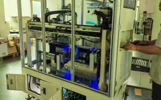 高科技拘束装置 湖北精实机电科技取得一种拘束托盘拧紧装置专利，可有效保护动力部件及转动杆避免损坏